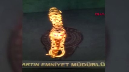 Bartın Yolda Bulduğu Yakut İşlemeli Künyeyi Torununa Oynaması İçin Verdi