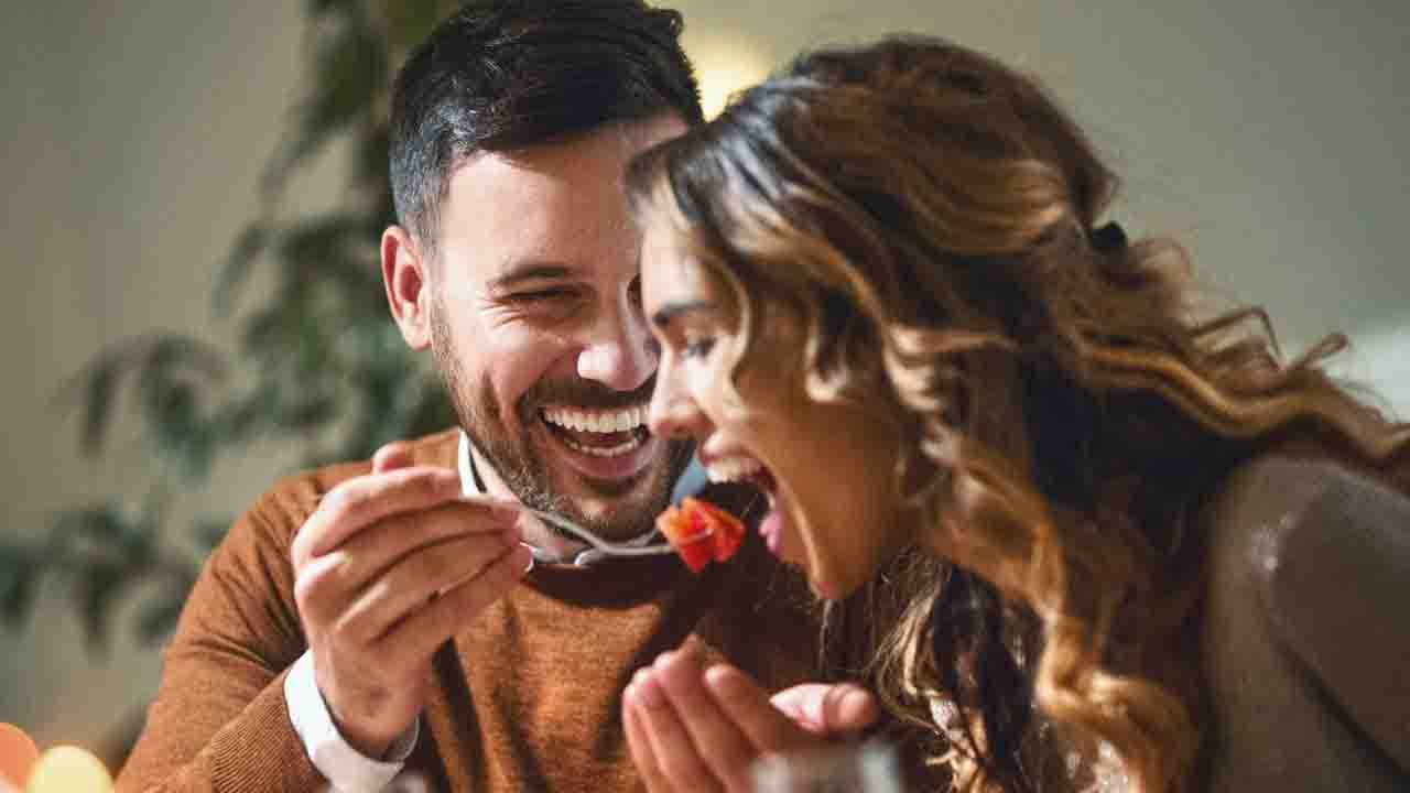 Restaurantfalle: So nimmst du beim Daten nicht zu