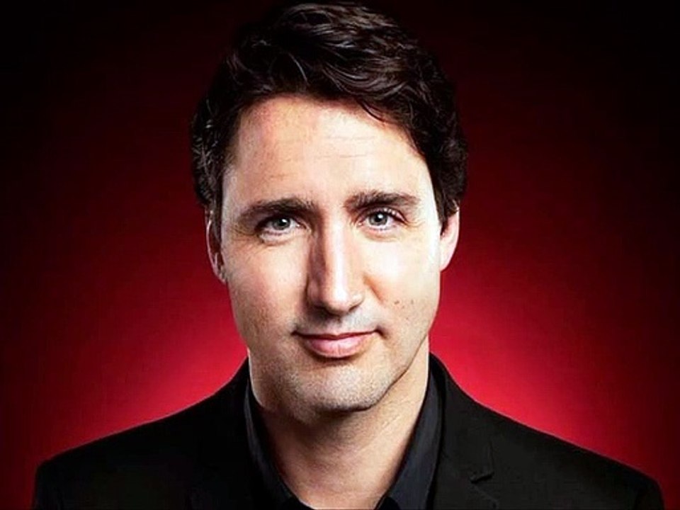 Justin Trudeau est ANÉANTI par un citoyen et fait un FOU DE LUI devant le Japon