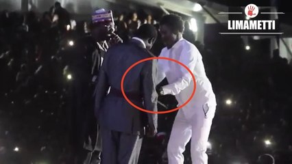 Scène insolite et spectaculaire : comment Wally Seck a "libéré" son père