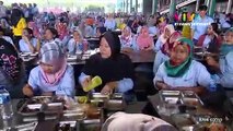 VIDEO: Jokowi Makan Bareng Buruh dan Cerita Tentang Ibu Kota