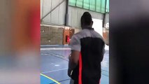 Le panier de Mario Balotelli avec le pied