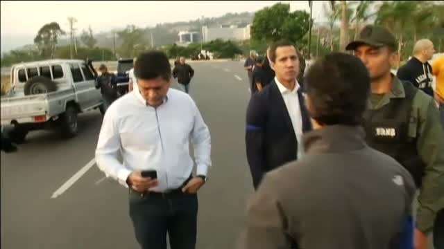 Juan Guaidó libera a Leopoldo López de su arresto domiciliario junto a las Fuerzas Militares