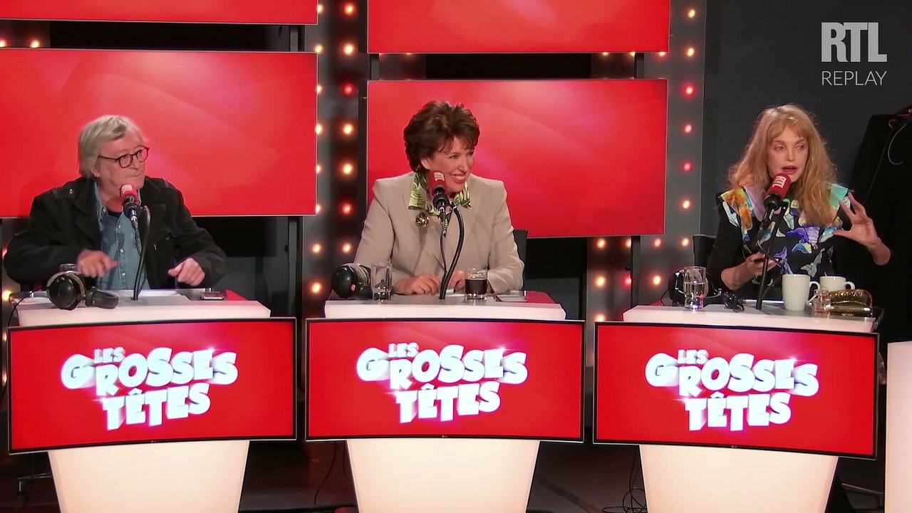 Arielle Dombasle perdue au Vatican