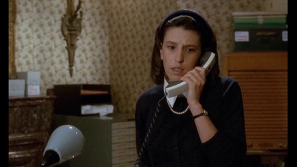 "Je m'appelle Thérèse" extrait Le père Noël est une ordure