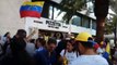 Protesta contra Nicolás Maduro en el consulado venezolano de Santa Cruz de Tenerife