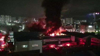 군포시 페인트공장 큰불...인명피해 없어 / YTN