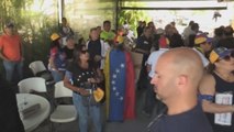 Venezolanos de Miami se muestran esperanzadamente cautos ante día 