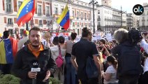 Centenares de Venezolanos acuden a Sol a manifestarse.