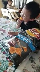 Quand tu n'as pas de sauce pour tes chips