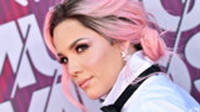 Halsey Gives BTS Friendship Bracelets Just Before the 2019 Billboard Music Awards | Billboard News