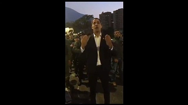 Guaidó diz que tem apoio de militares