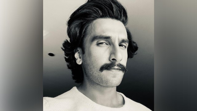 Ranveer Singh's first look as Kapil Dev in 83 is out,Find here | FilmiBeat
