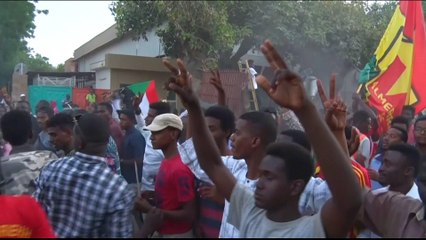 Sudan protesters defiant as army warns 'no more chaos'