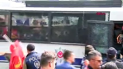 Taksim'e yürümek isteyen ikinci gruba müdahale