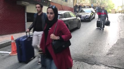 Taksim'de Turistler Bavullarıyla Yürüdü