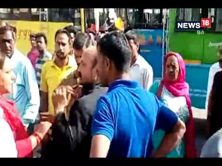 महिला ने पति के सम्मान के लिए बस ड्राइवर और कंंडक्टर को जमकर पीटा