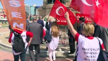 Hak-Sen üyeleri Kazancı Yokuşu'na karanfil, Taksim Cumhuriyet Anıtı'na ise çelenk bıraktılar - İSTANBUL