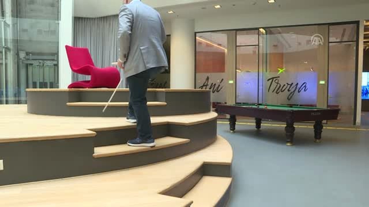 Görme Engelli Türk, Washington'da Milyonlara "Göz Kulak" Olacak (2)