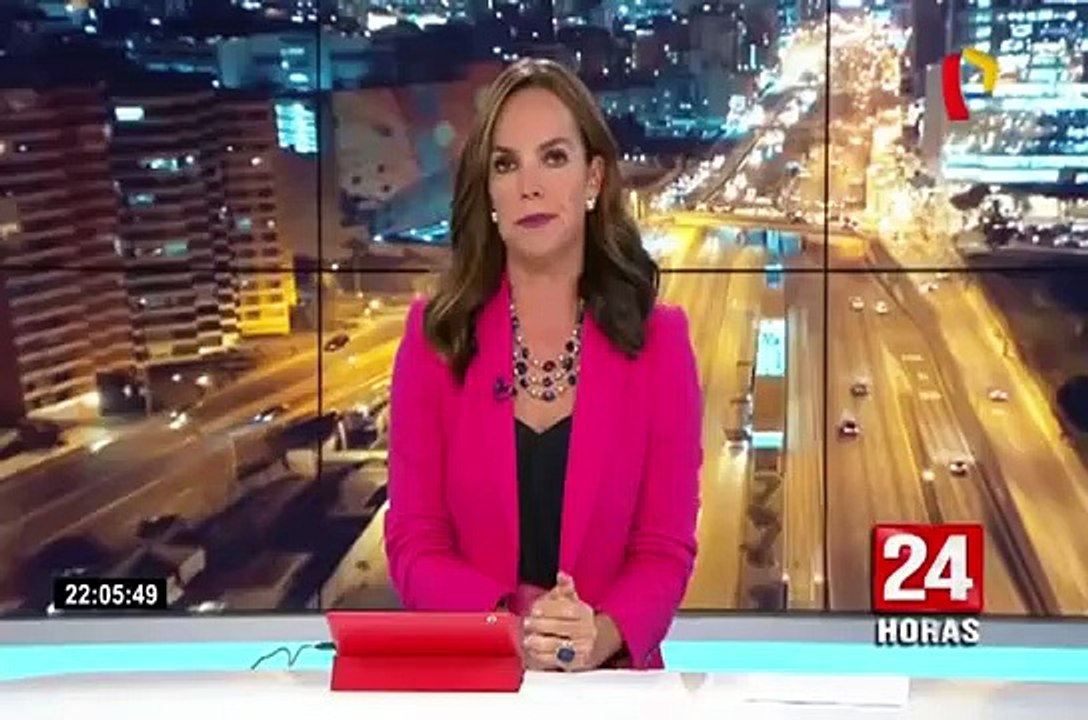 Cercado: mujer insulta a policía en Plaza San Martín