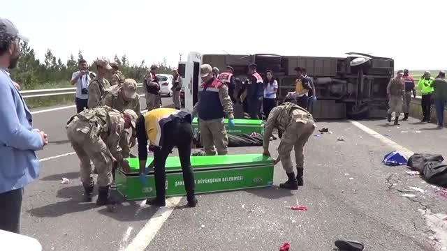 İşçileri Taşıyan Midibüs Devrildi: 5 Ölü, 12 Yaralı (7)