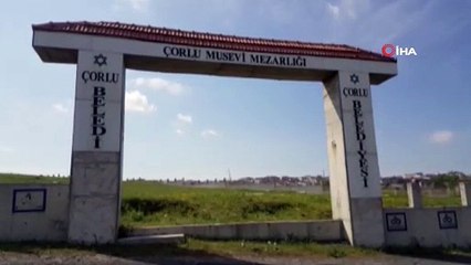 Musevi Mezarlığı’nın kapı ve korkuluklarını çaldılar