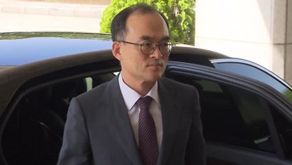 "민주주의 위배"...문무일, 수사권조정안 정면 비판 파장 / YTN