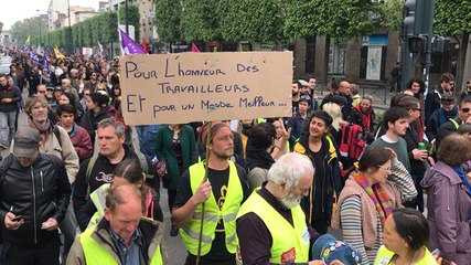 Gilets jaunes et militants écolos et pro migrants au 1er mai à Rennes