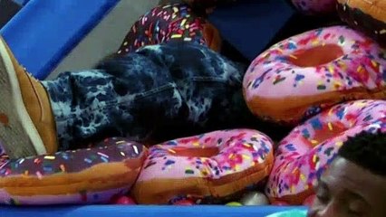 Game Shakers S01E08 Lost on the Subway