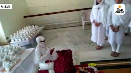 પાટણના ત્રિસ્તુતિક ઉપાશ્રયમાં 26 જાપાનીઝ ભક્તોએ જૈન શૈલીમાં ઉપાસના કરી