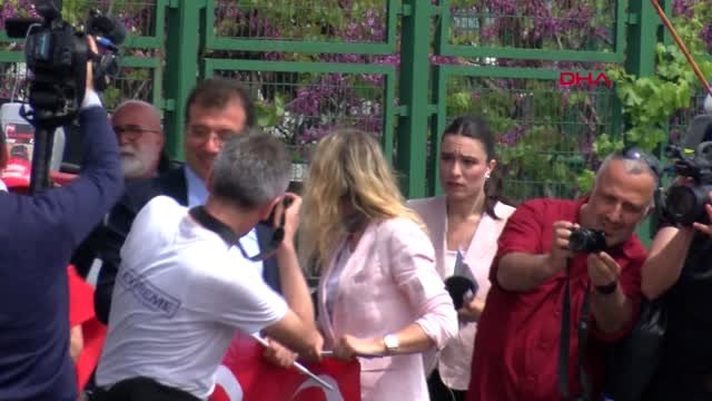 İstanbul- Ekrem İmamoğlu Bakırköy'deki 1 Mayıs Kutlamalarına Katıldı