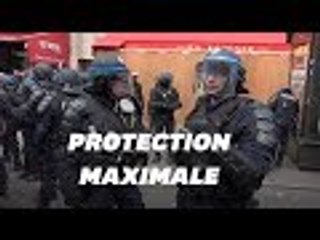 La Rotonde protégée par des CRS pendant les manifestations du 1er mai