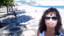 Elle se fait braquer son smartphone en plein selfie sur la plage à Rio !