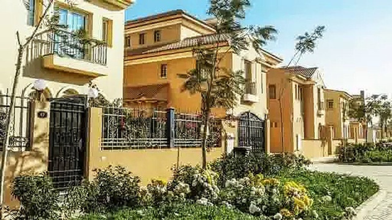 Twin house 300 m for sale in hyde park with park view