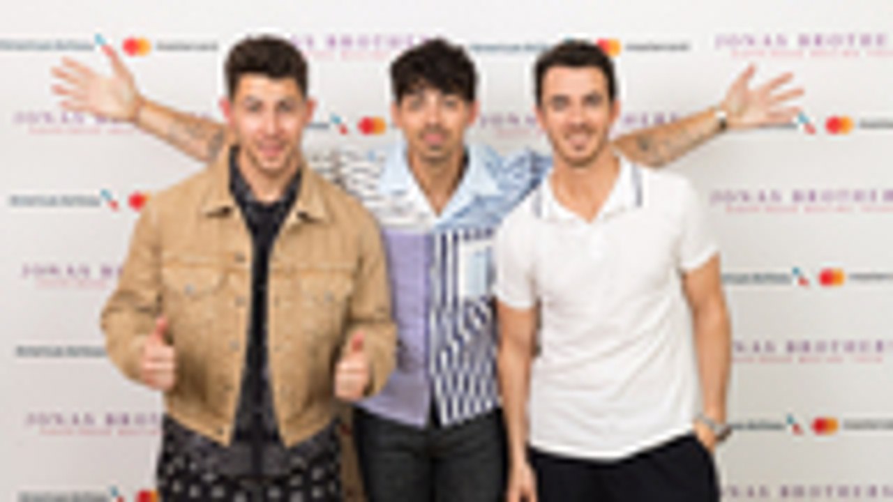 Jonas Brothers Announce Dates For North American Happiness Begins Tour | Billboard News