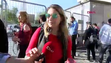 Taksim’de işe gitmek isteyenler polis bariyerini geçemedi