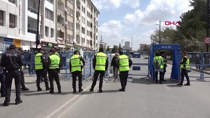 Sivas'ta 1 Mayıs'a Halaylı Kutlama