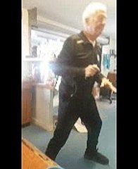 Notre Pierrot Fraymouth sur le dance floor de la buvette