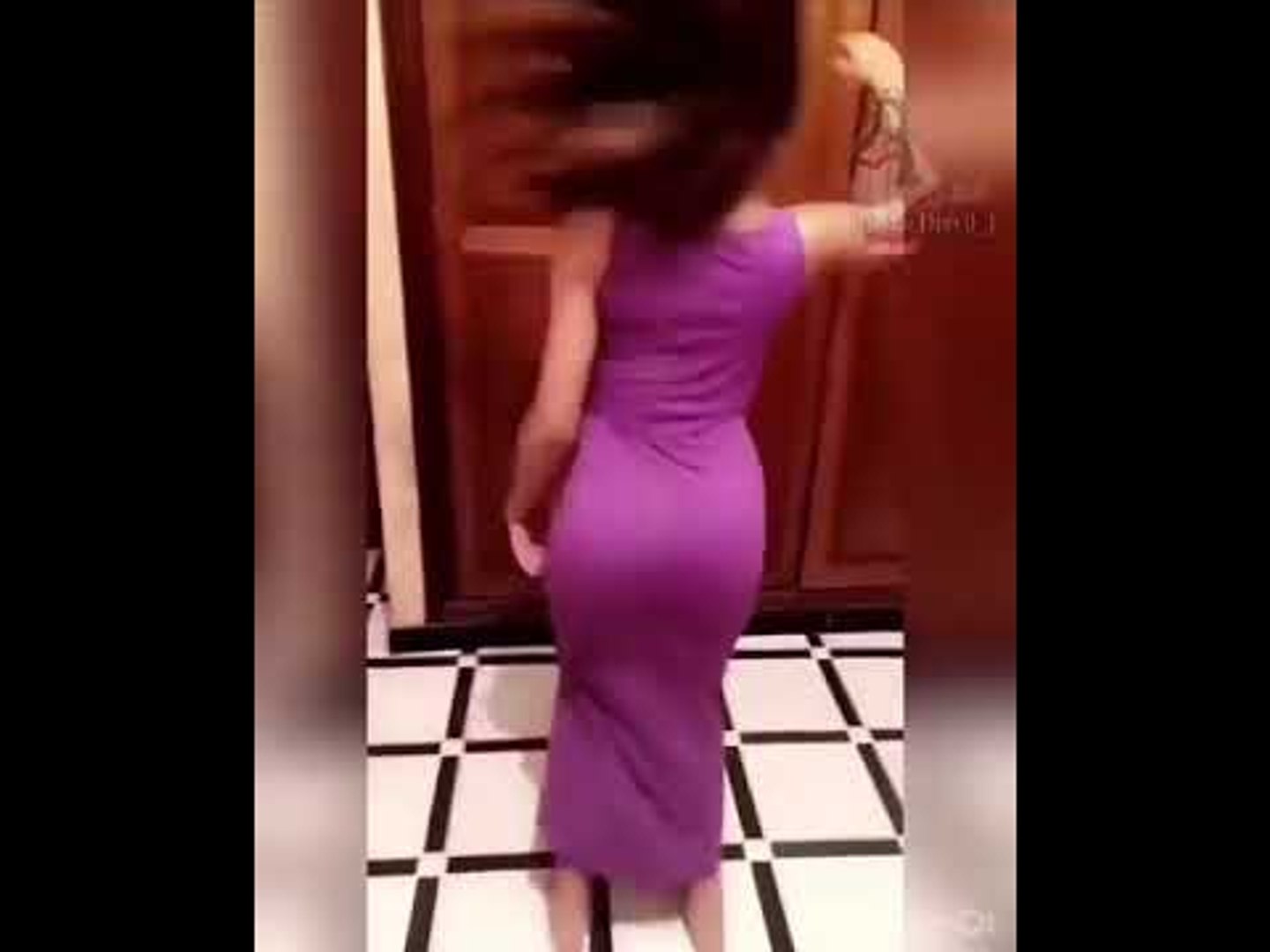 اجمل رقص و ردح بنت عراقية على معزوفة ساجدة عبيد شوفو جسمها يموت - video  Dailymotion