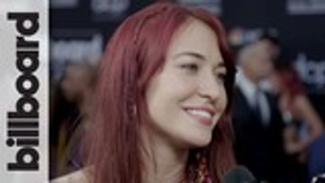 Lauren Daigle Talks Meeting Miley Cyrus & Performing on American Idol | BBMAs 2019