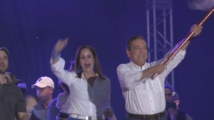 Favorito en los sondeos cierra campaña y promete "hacer sin robar" en Panamá