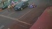 La police poursuit un homme ivre qui se croit dans Mario Kart