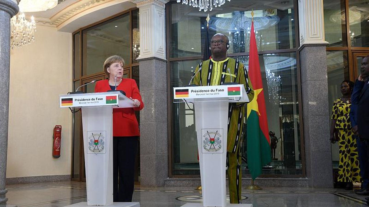 Merkel auf sahelreise: truppenbesuch in mali