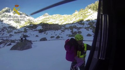 Rescatados 5 menores y 3 adultos con "Ceguera de las Nieves" en la Sierra de Gredos