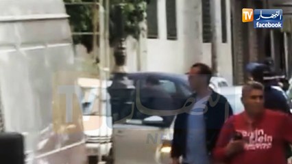 وصول "عبد الغني هامل" إلى محكمة سيدي امحمد للمثول أمام قاضي التحقيق في قضية "البوشي"