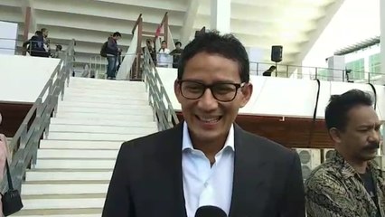 Hadiri Acara Fashion Show Vanilla Hijab, Sandiaga: Segar Banget