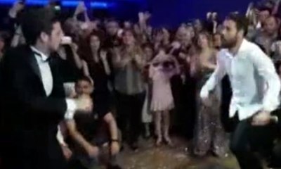 Trabzonsporlu futbolcular düğünde coştu