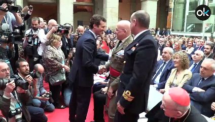 Pablo Casado llega a los actos por el Dos de Mayo evitando a Garrido y a Vox