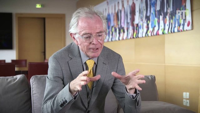 Mac Lesggy explique le concept de son émission E=m6 spéciale