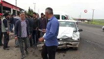 Şanlıurfa’da otomobiller kafa kafaya çarpıştı: 4 yaralı